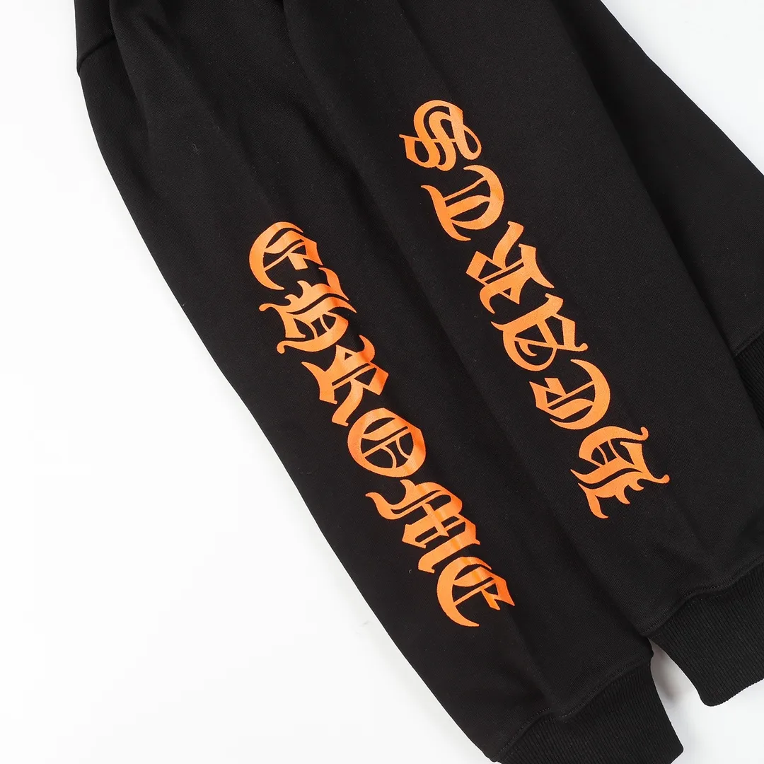 Q21—P58 -Chrome Hearts/Chrome Hearts printed zipper sweatshirt cardigan jacket -420 grams of high-density, high-quality wool, soft, delicate and skin-friendly, soft and silky to the touch, warm and skin-friendly -The hardware zipper accessories are all customized and full of details -Colour: black -Size: S M L XL